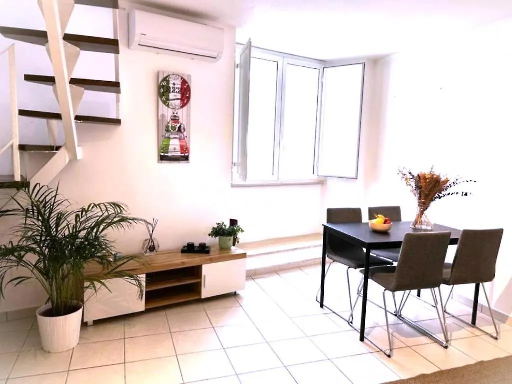 Appartamento Duplex Chic In Zona Trendy Roma