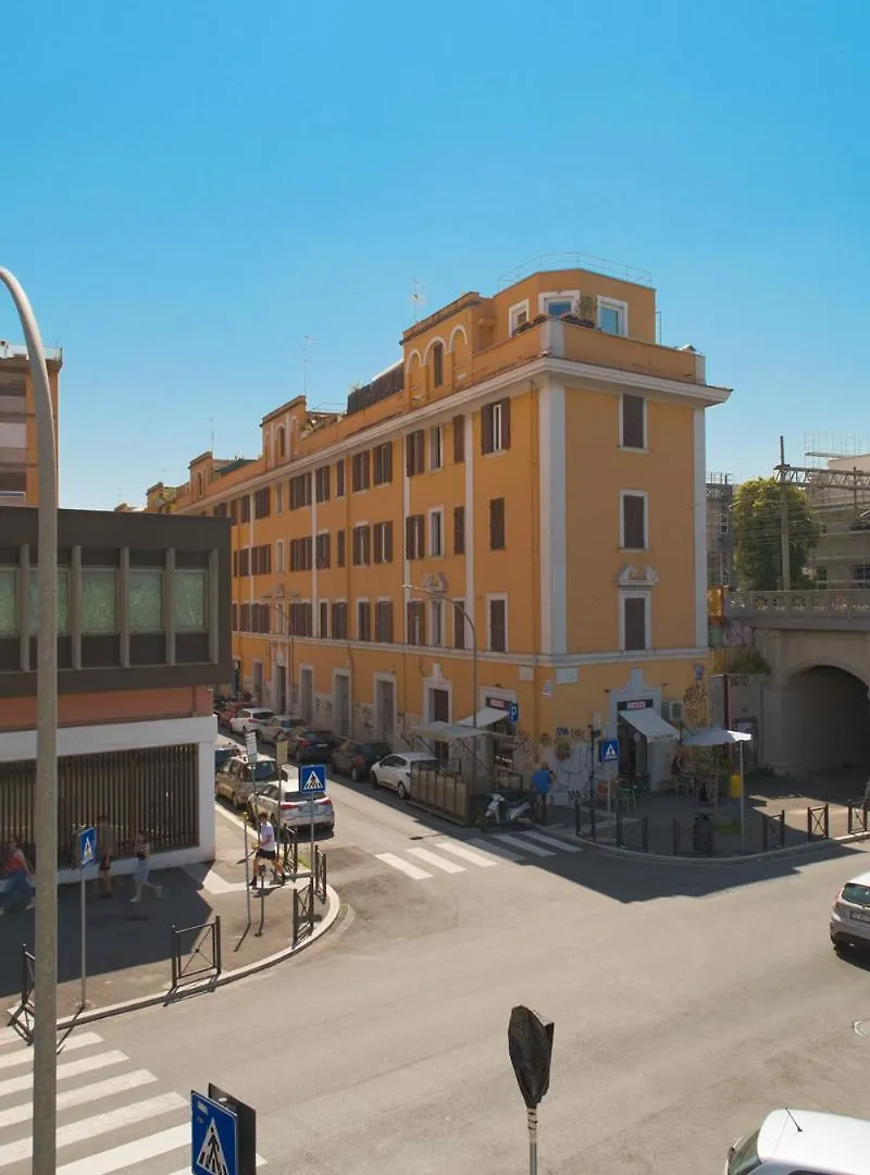 Appartamento Duplex Chic In Zona Trendy Roma 0*,  Italia